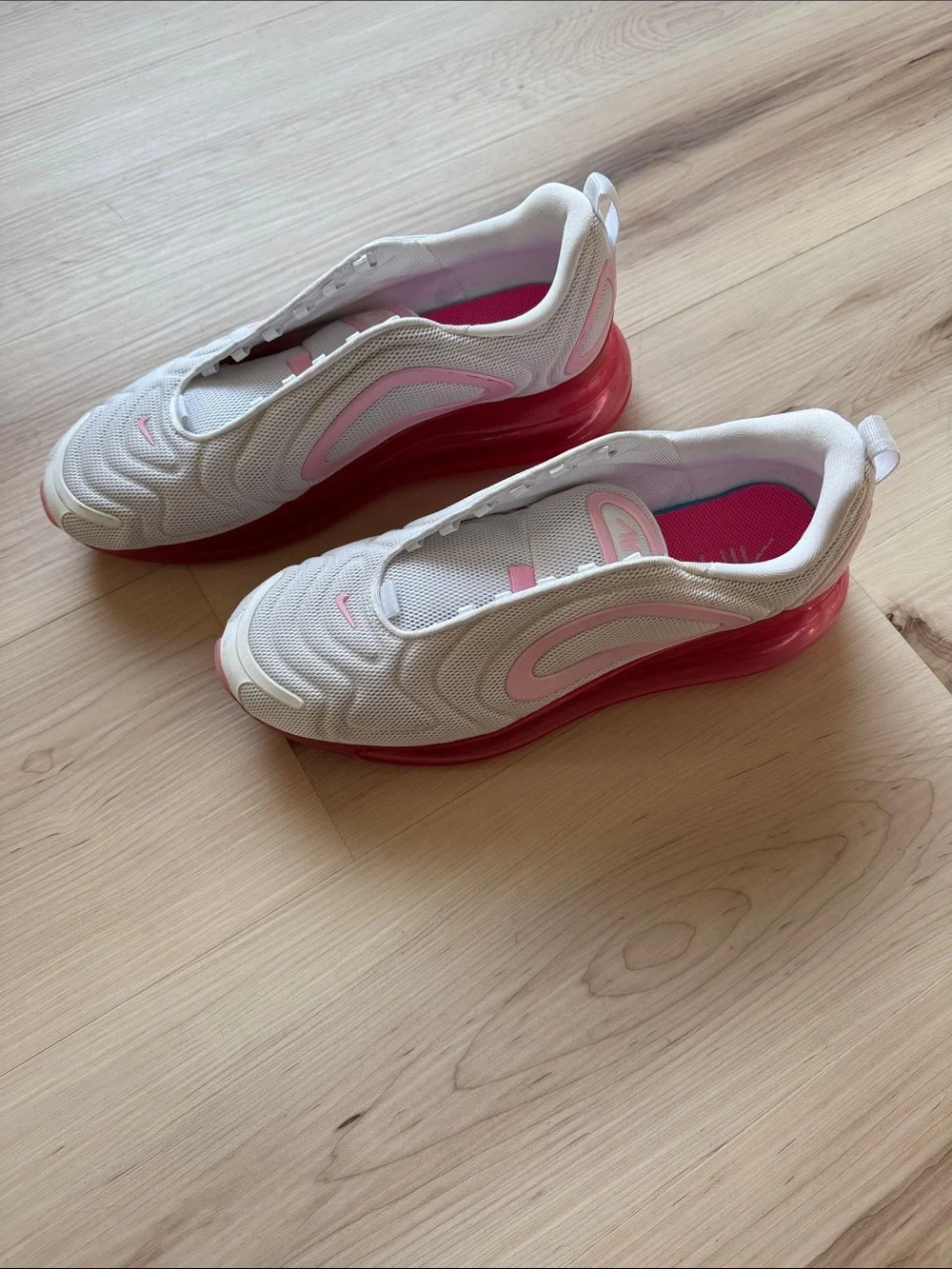 Nike Air Max 720 Pink Rise Sneakers